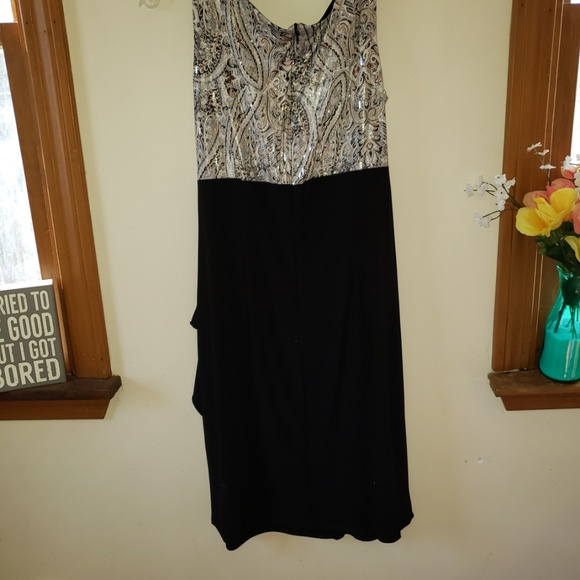 the Dressbarn Formal mid dress - Picture 5 of 6